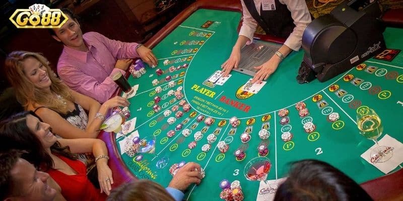 Baccarat Là Gì? Chiến Thuật Chơi Bài Baccarat Đổi Tiền!