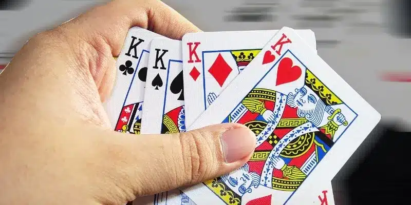 Cách chơi sâm lốc – Mẹo nhớ bài và đoán bài đối thủ chuẩn xác